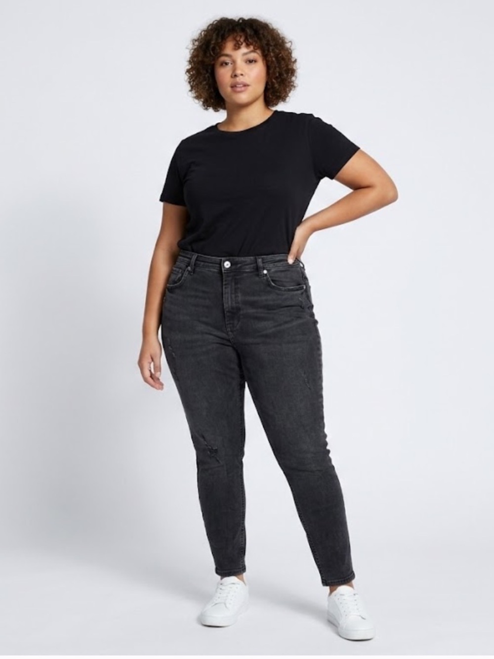 Zara High-Rise Black Washed Jeans 068